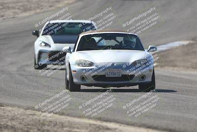 media/Oct-18-2025-Speed Ventures (Sat) [[8b3b7cf525]]/Yellow/Session 2 (Phil Hill)/